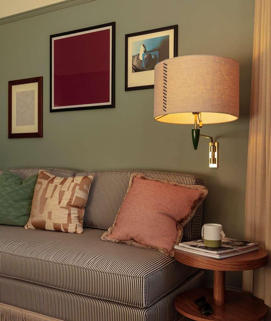 The Hoxton, Hotel Rom